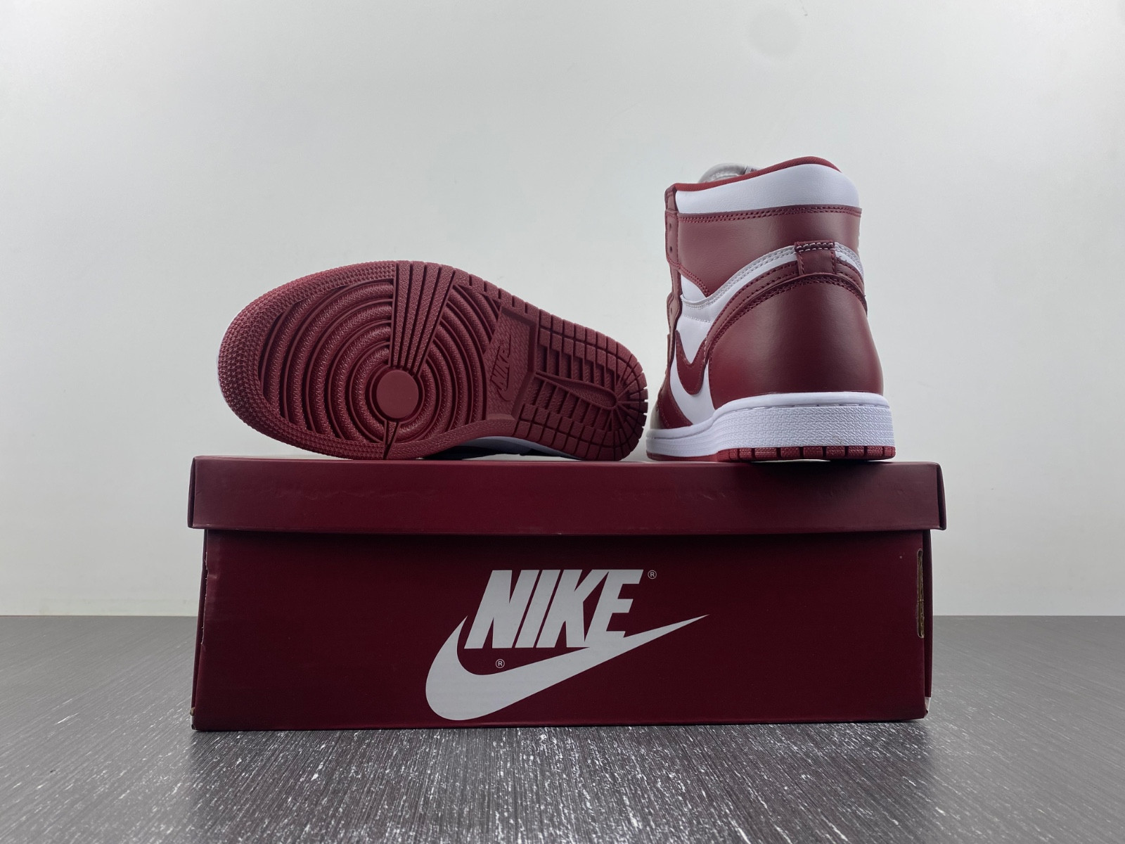 air jordan 1 high og team red dz5485-160