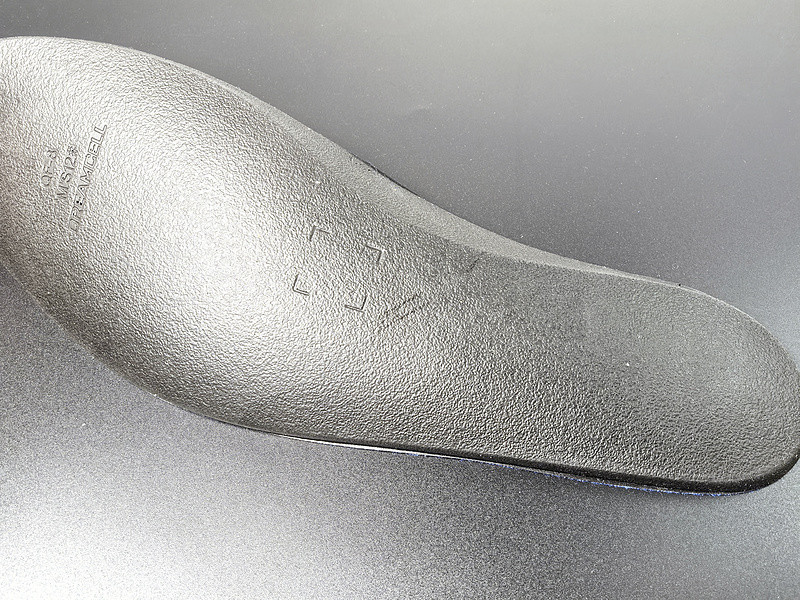 Air Jordan 1 High OG "White/Deep Royal Blue" DZ5485-100