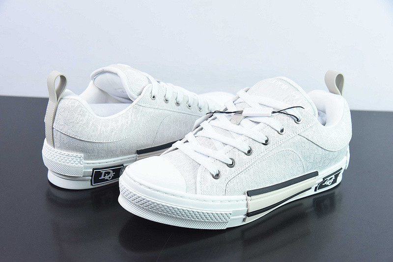 dio* x converse sneaker