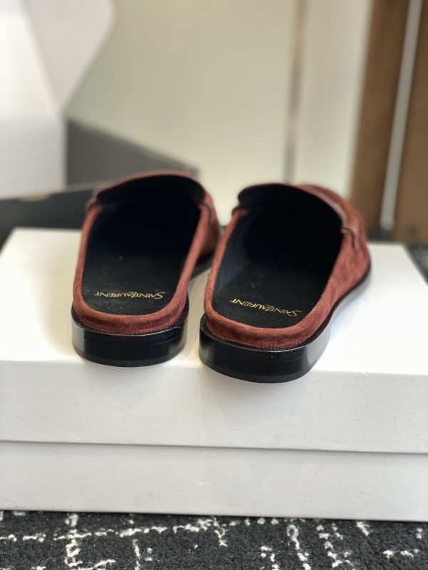 SAINT LAURENT Sneaker